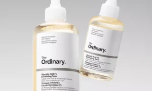 تونر لایه بردار و روشن کننده گلیکولیک اسید اوردینری مناسب برای پوست‌های کدر و نیازمند لایه برداری.