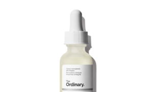 سرم هیالورونیک اسید اوردینری، ترکیبی مؤثر از هیالورونیک اسید و ویتامین B5 برای افزایش رطوبت، لطافت و کاهش چروک پوست.