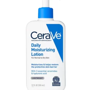 لوسیون مرطوب کننده روزانه سراوی مدل Daily Moisturizing Lotion با حجم 473 میلی‌لیتر، مناسب برای پوست نرمال تا خشک. این محصول با داشتن ترکیبات مغذی مانند سرامیدها و اسید هیالورونیک، به آبرسانی و تقویت سد دفاعی پوست کمک کرده و از خشکی و التهاب جلوگیری می‌کند.